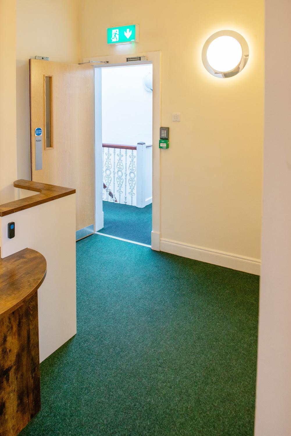 בלפסט Botanic Avenue Hostel Less Than A Mile From The City Centre מראה חיצוני תמונה