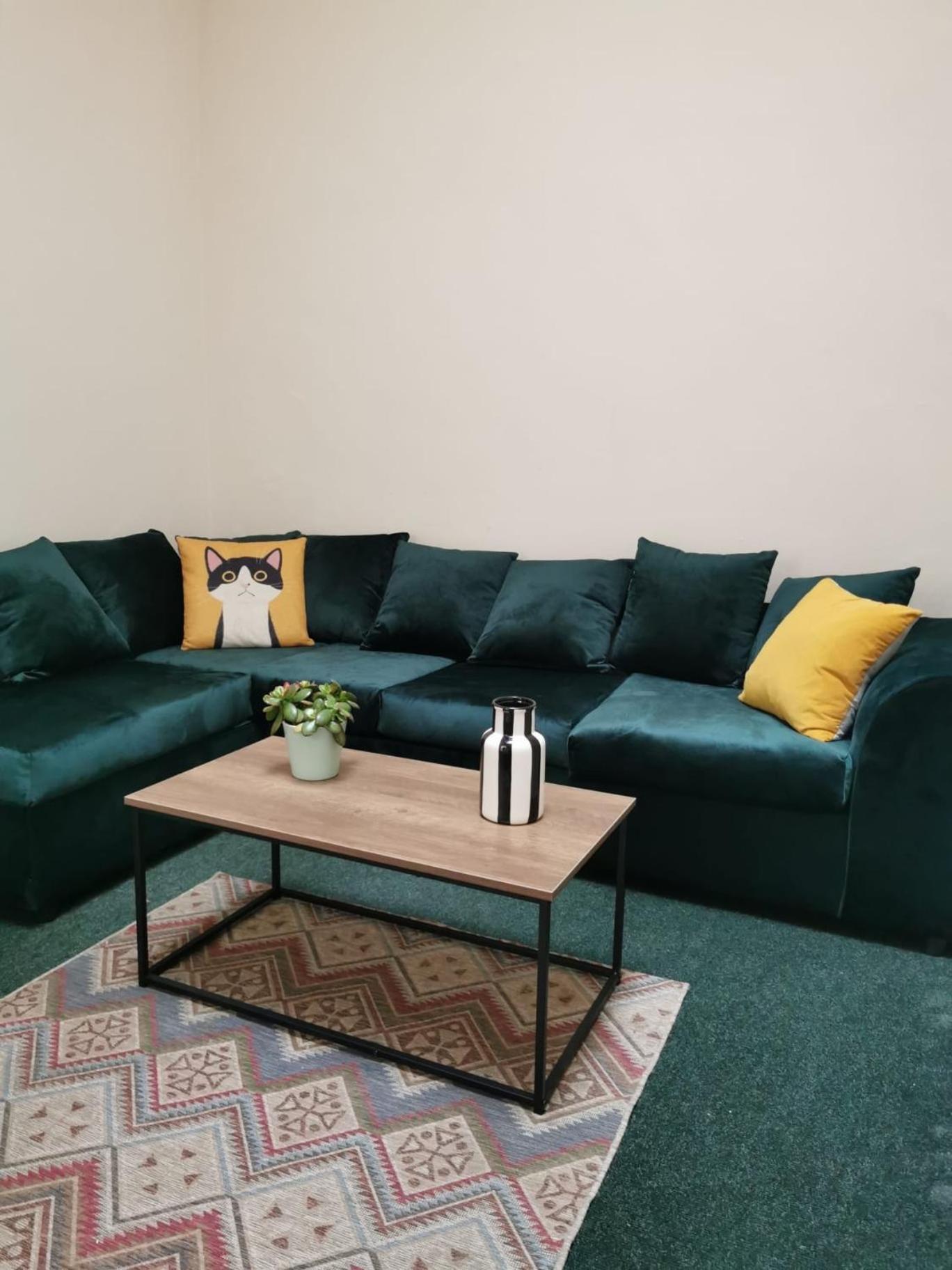 בלפסט Botanic Avenue Hostel Less Than A Mile From The City Centre מראה חיצוני תמונה