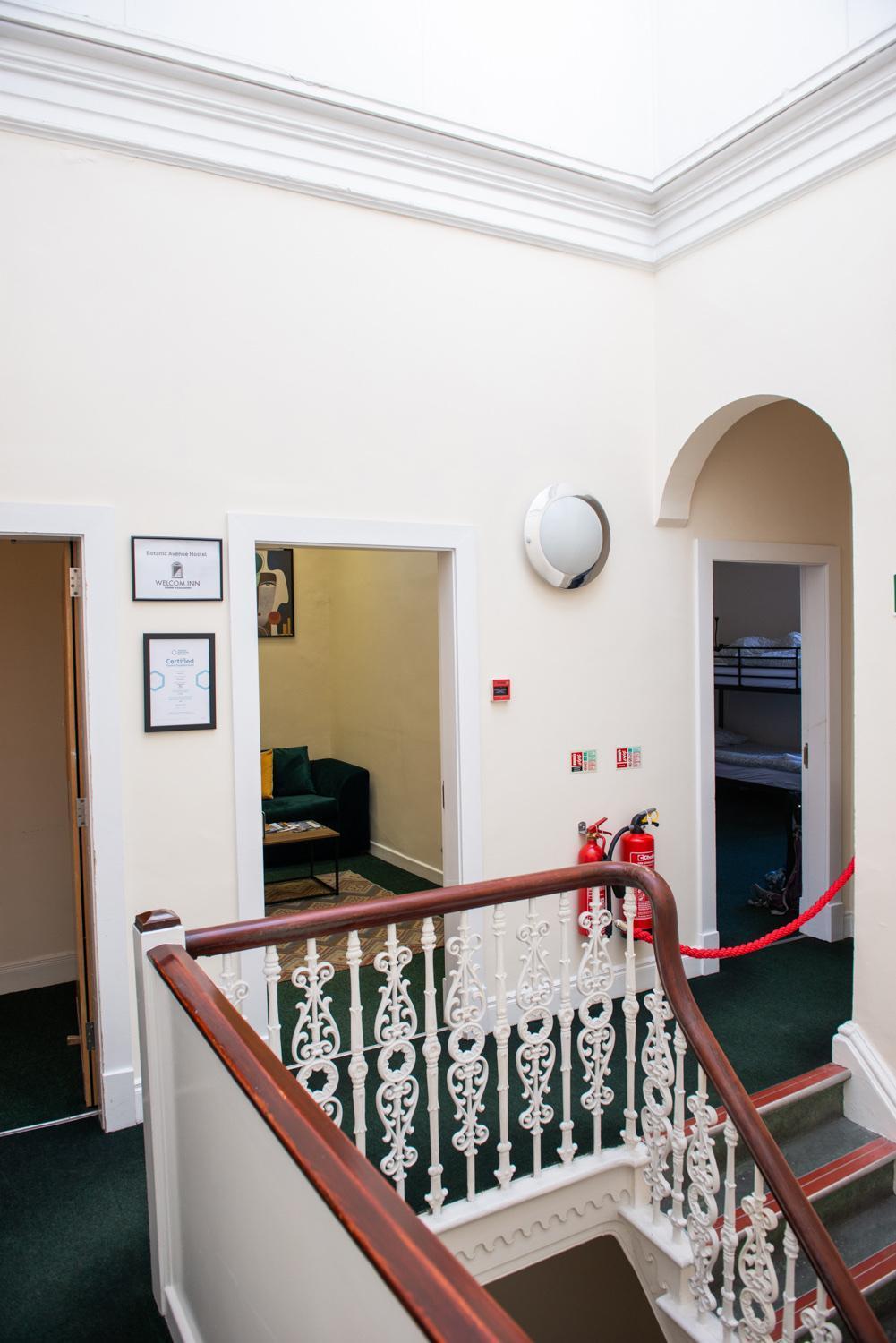 בלפסט Botanic Avenue Hostel Less Than A Mile From The City Centre מראה חיצוני תמונה
