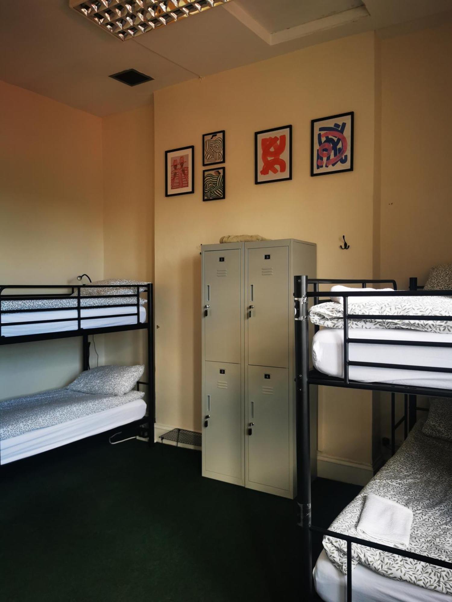 בלפסט Botanic Avenue Hostel Less Than A Mile From The City Centre מראה חיצוני תמונה