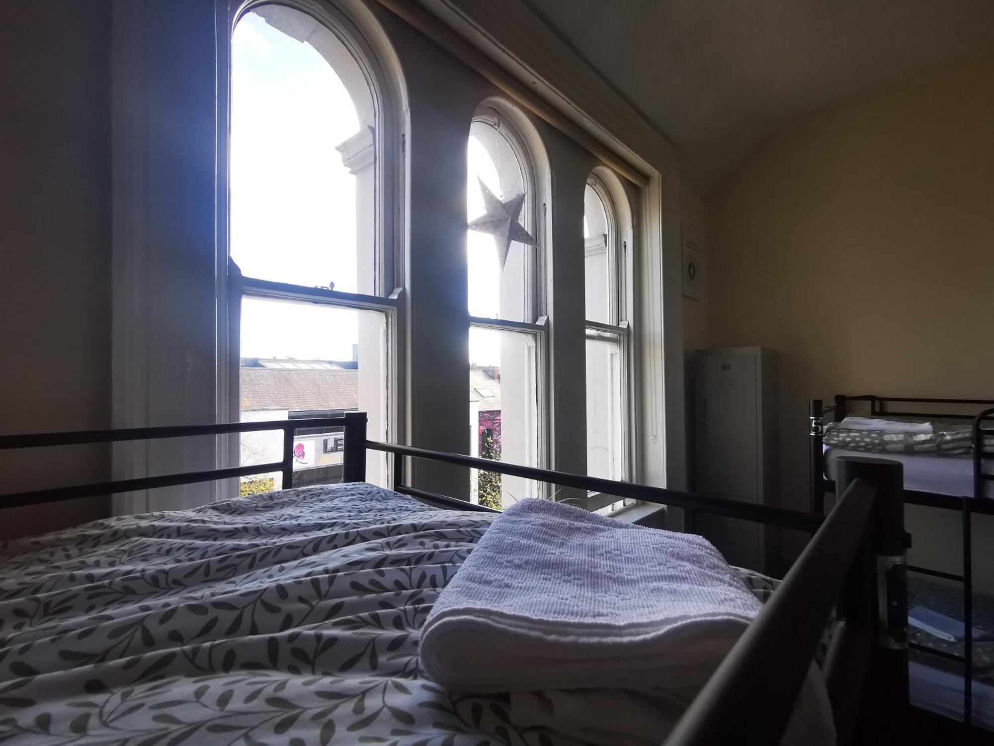 בלפסט Botanic Avenue Hostel Less Than A Mile From The City Centre מראה חיצוני תמונה