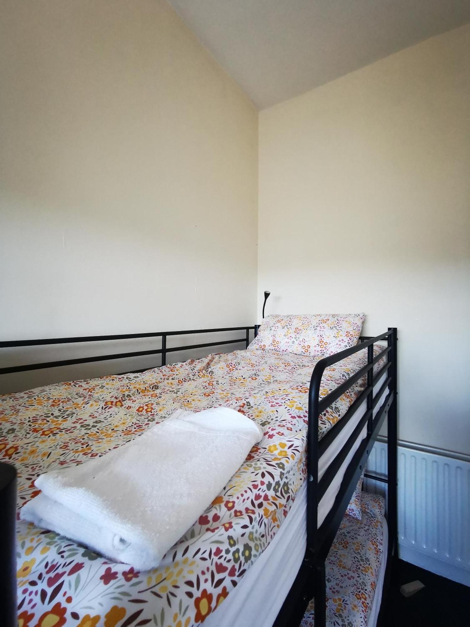 בלפסט Botanic Avenue Hostel Less Than A Mile From The City Centre מראה חיצוני תמונה